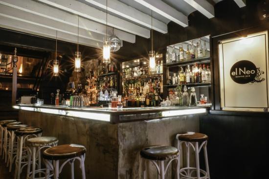 el Neo Tapas & Cocktails
